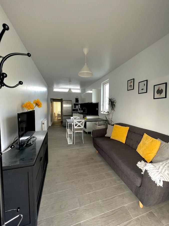 Newly Renovated 1 Bedroom Flat With Garden Pergola Ennis Bagian luar foto