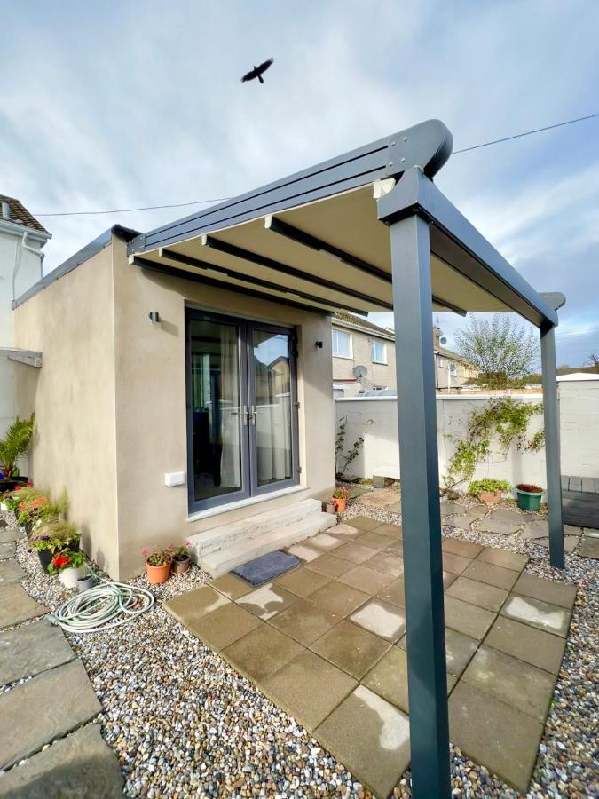 Newly Renovated 1 Bedroom Flat With Garden Pergola Ennis Bagian luar foto